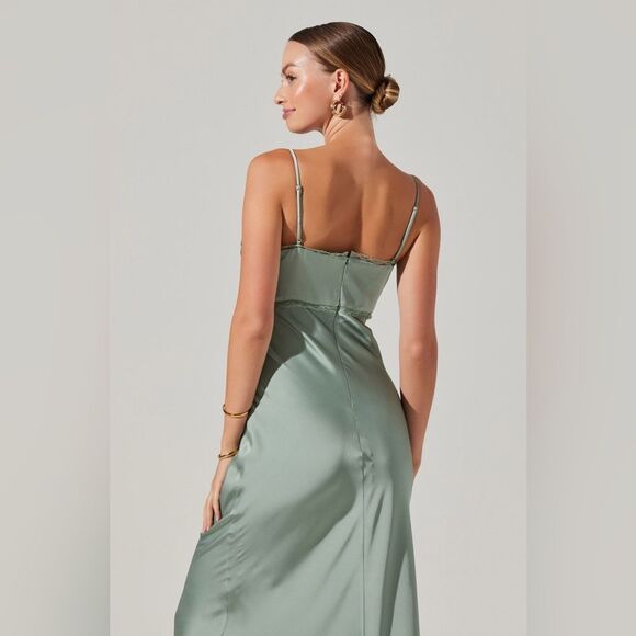 Astr NWT Florianne Satin Maxi Dress in Sage Size XL MSRP $148 - Picture 4 of 7
